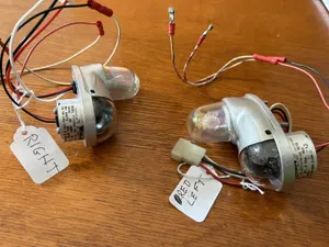 Whelen 7111001 And 7111002 Wing Tip Nav & Strobe Light Piper Cherokee
